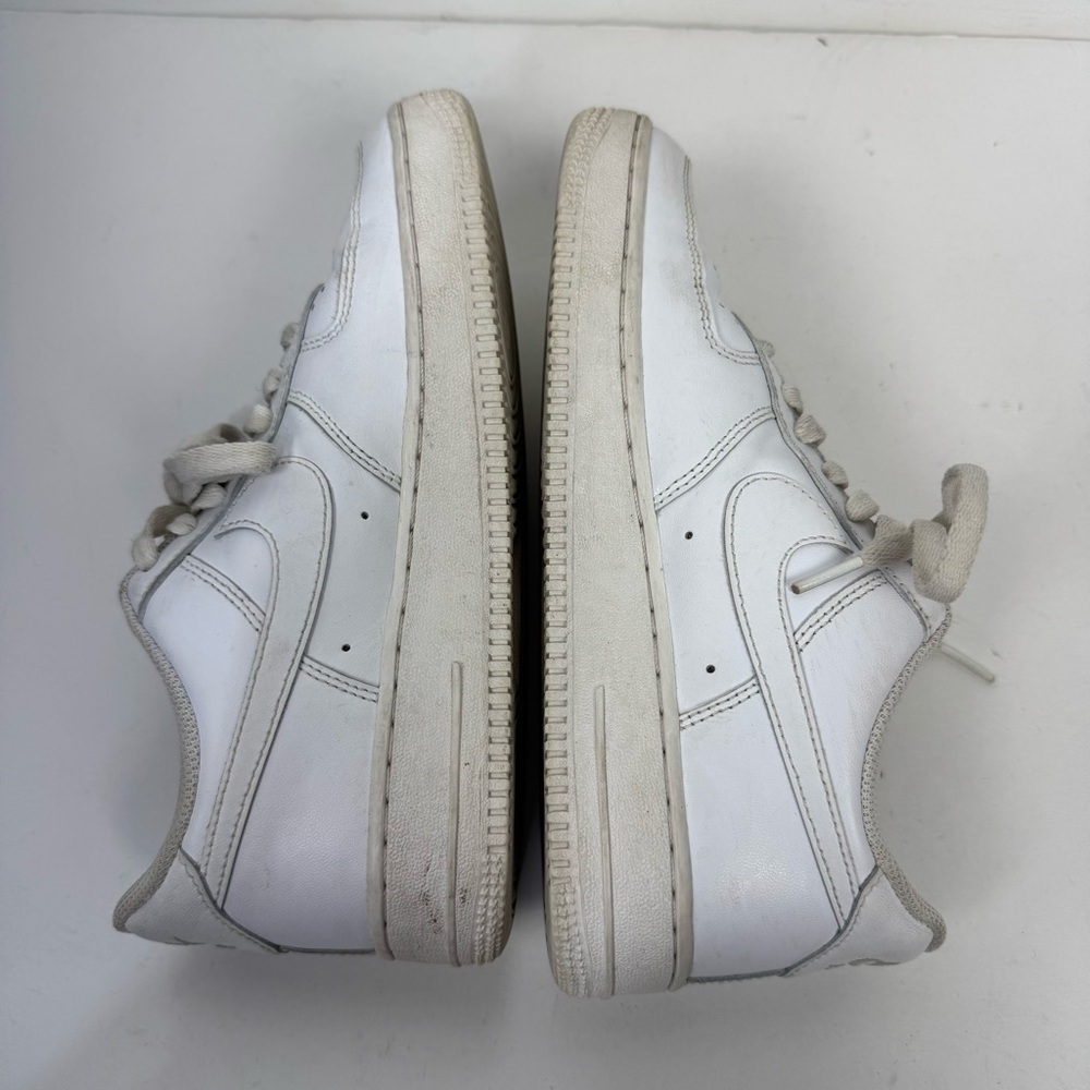 Nike AF1 Air Force 1 Classic White Sneakers - Picture 4 of 8